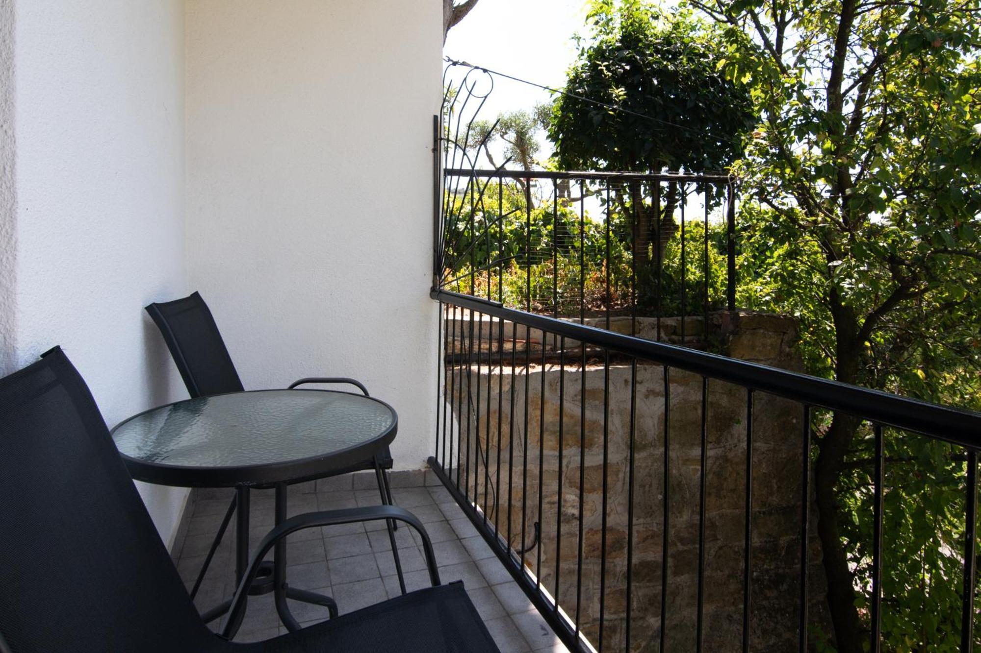 Forgotten Garden Apartments Порторож Номер фото