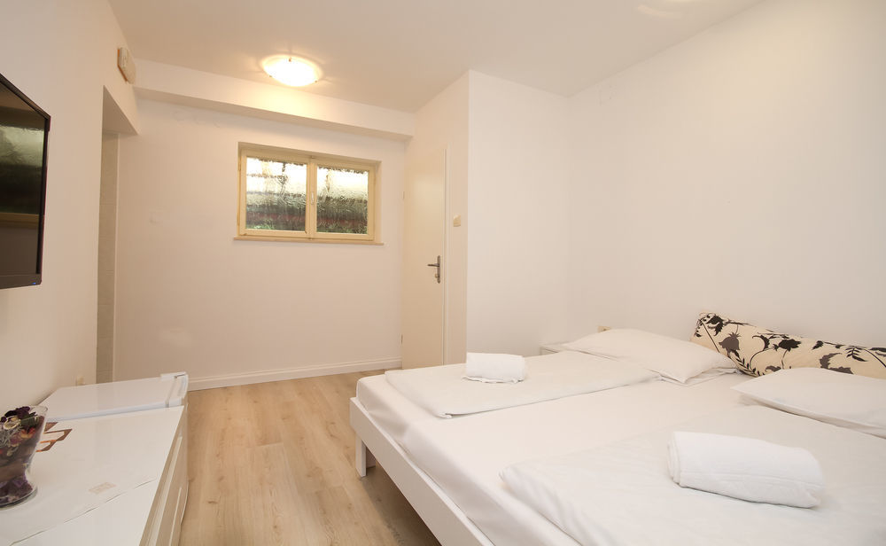 Forgotten Garden Apartments Порторож Екстер'єр фото